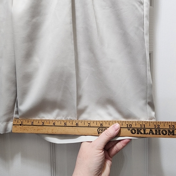 Greg Norman Shorts Men's 36 Cream Beige Golf Chino Pleated - Picture 5 of 9